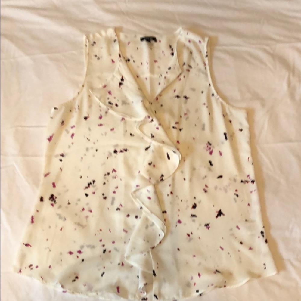 Sleeveless blouse